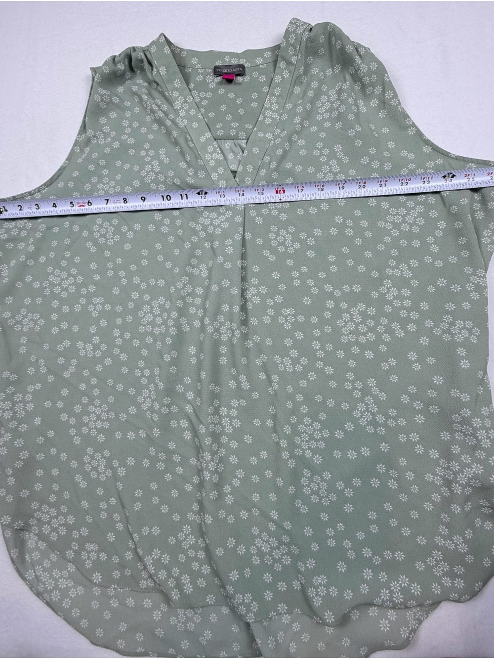 Vince Camuto Sage Green Floral Daisy V-Neck Sleeveless Blouse Top Size 2X - Picture 5 of 7